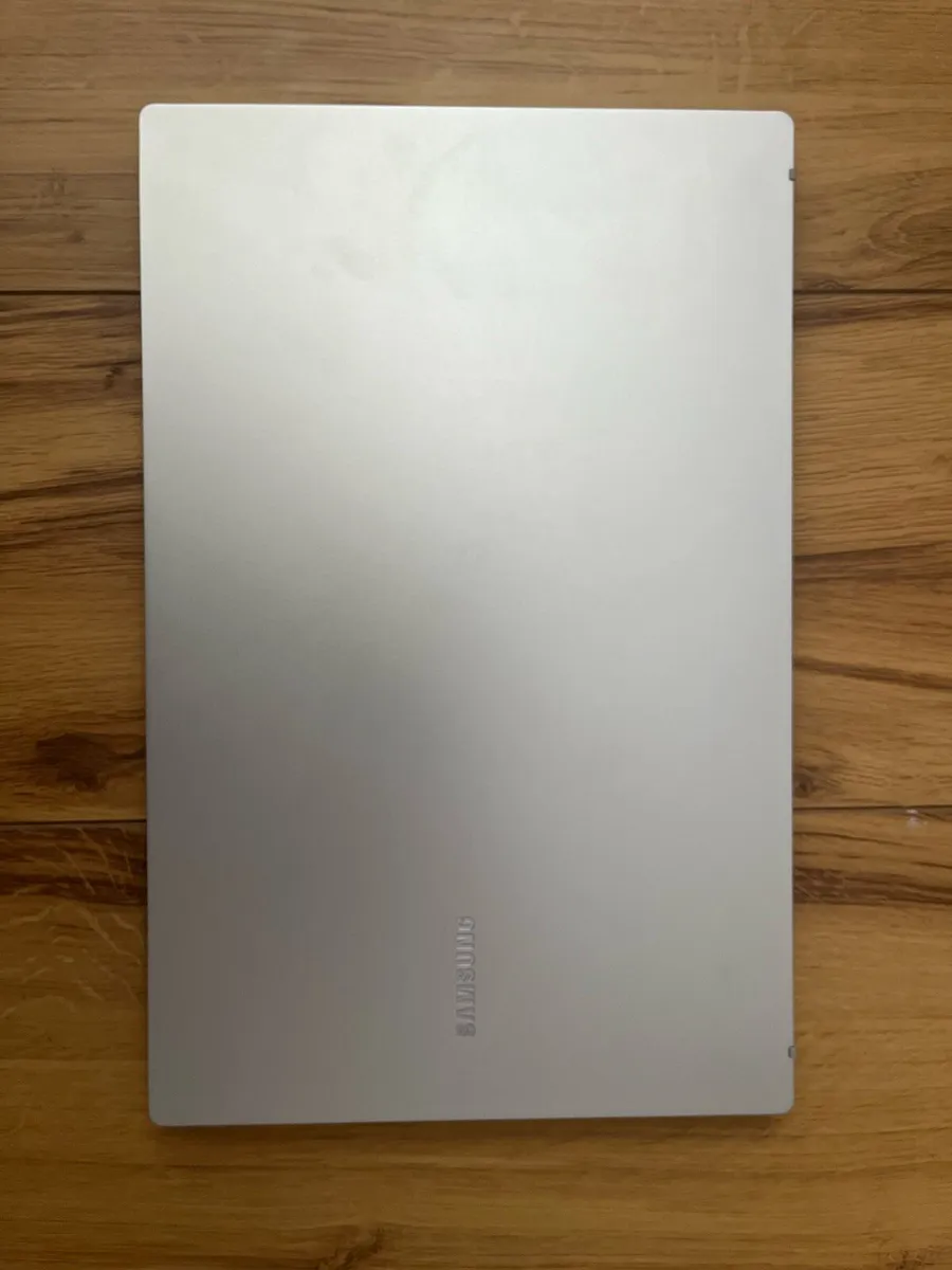 Like new Samsung Galaxy Book 4 Laptop - Image 2