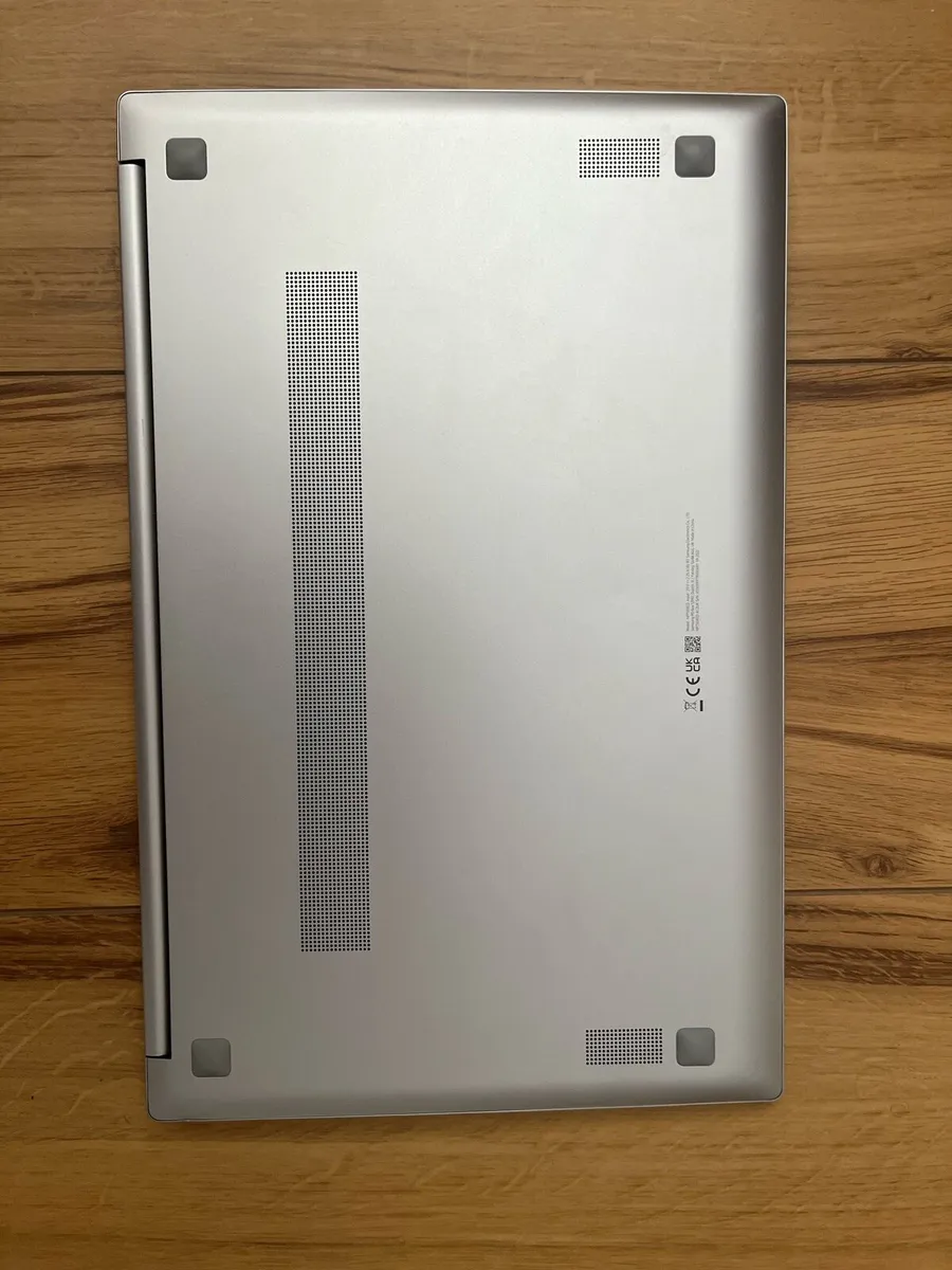 Like new Samsung Galaxy Book 4 Laptop - Image 3