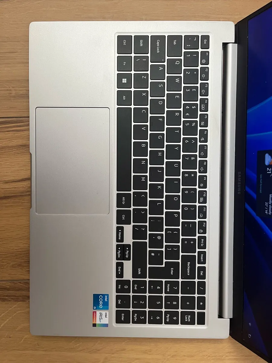 Like new Samsung Galaxy Book 4 Laptop - Image 4