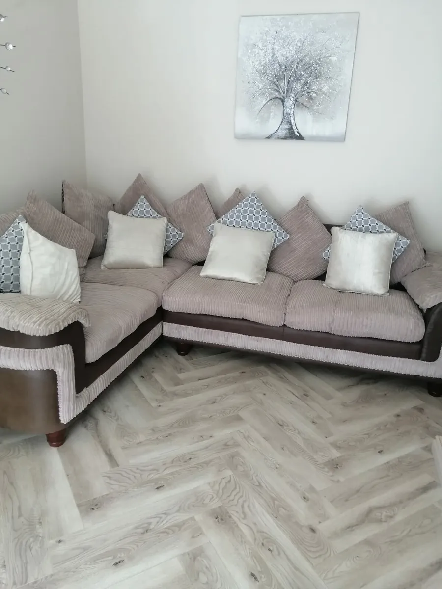 Corner suite