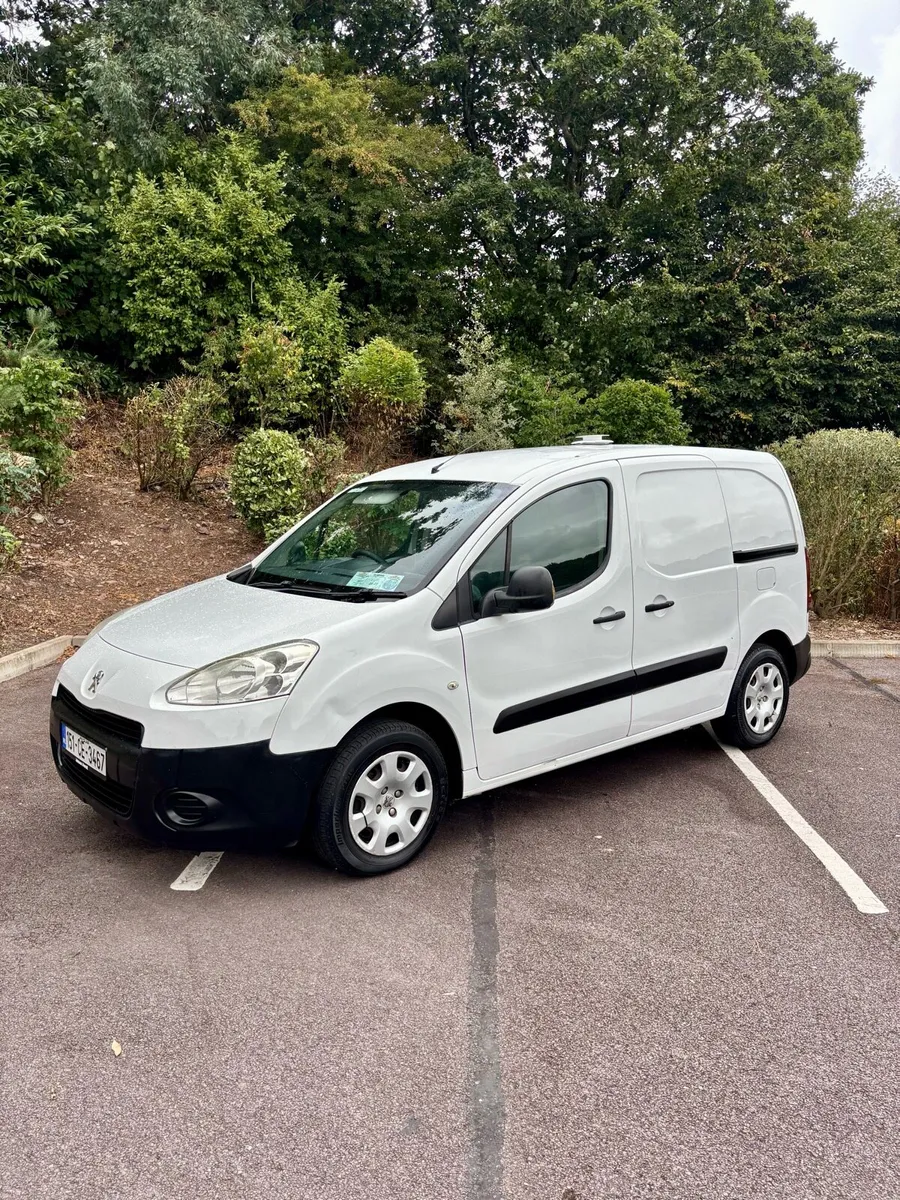Peugeot partner 12 months doe 136k - Image 3