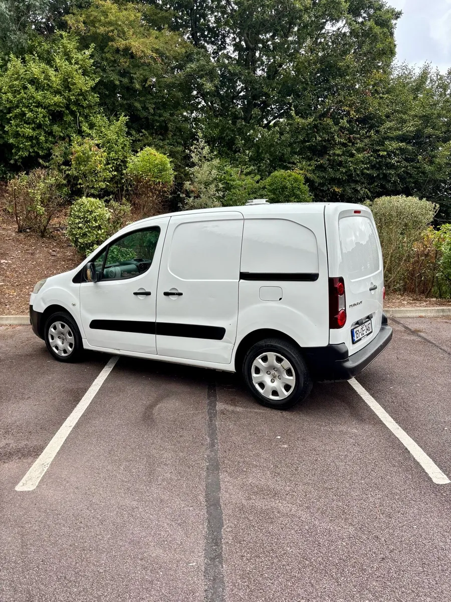 Peugeot partner 12 months doe 136k - Image 4