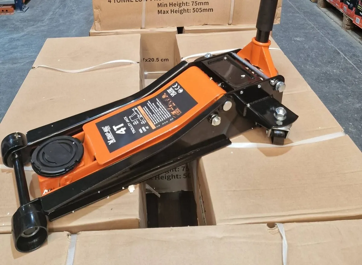 4TON LOW PROFILE FLOOR JACK - Image 1