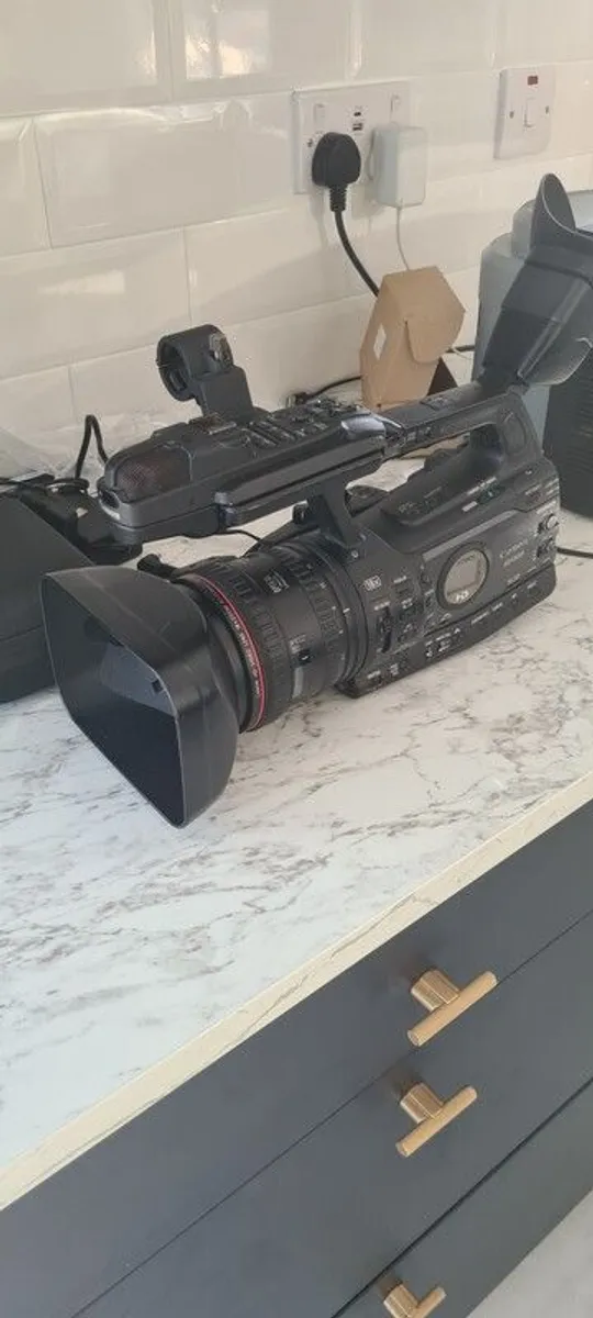 canon xf 305e - Image 2
