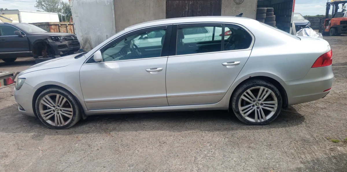 2014 SKODA SUPERB 2.0D FOR BREAKING - Image 4