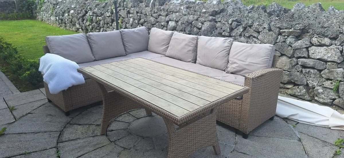 YSK ULLEHUSE 6-Seater Lounge Set – Natural €200 - Image 1