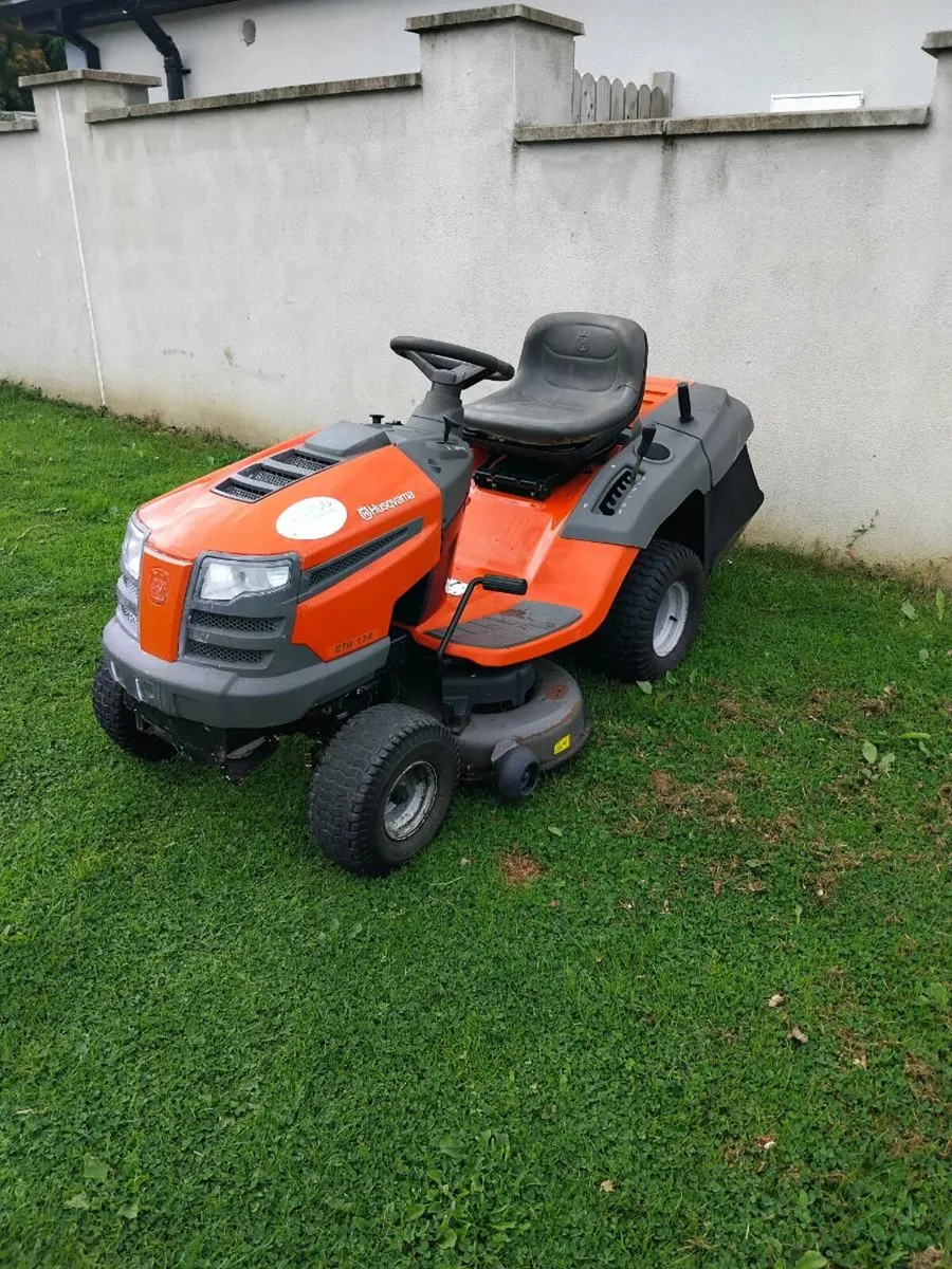 Ride on lawnmower 17hp - Image 1