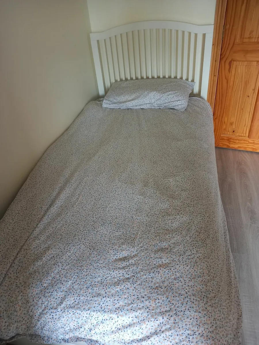 White wooden Single bed  frame - Image 2