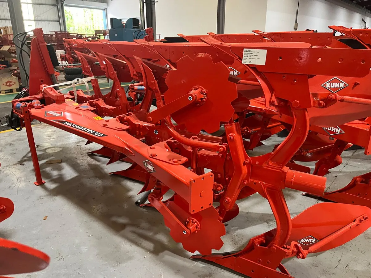 KUHN MULTI MASTER 4F VARI WIDTH PLOUGH - SPECIAL - Image 1