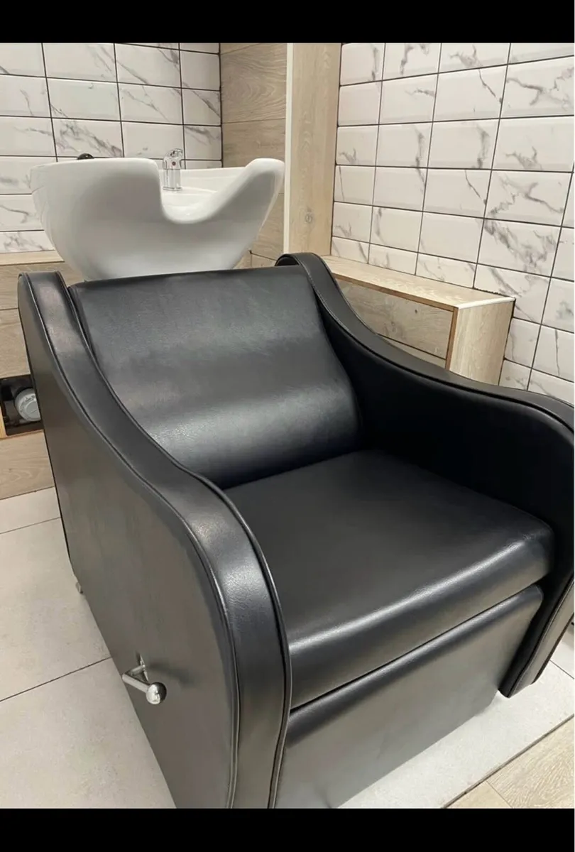 Hair salon-ITALOR NASHIRA WASH POINT - Image 1