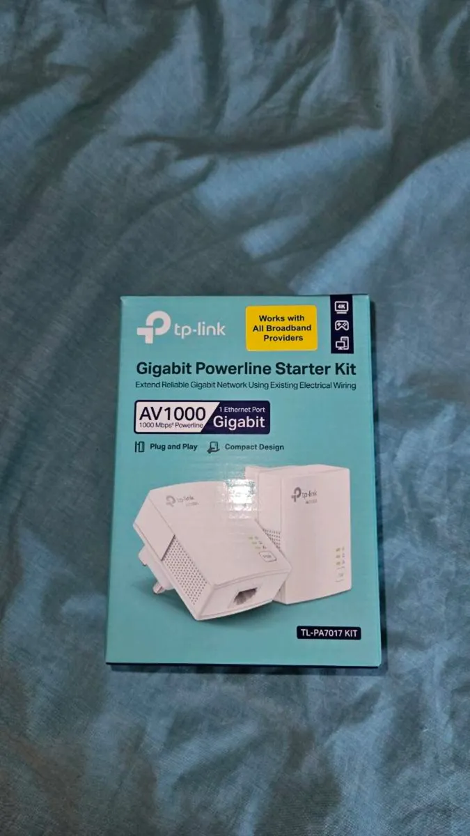 TP-Link Powerline adapter with box and accessories
