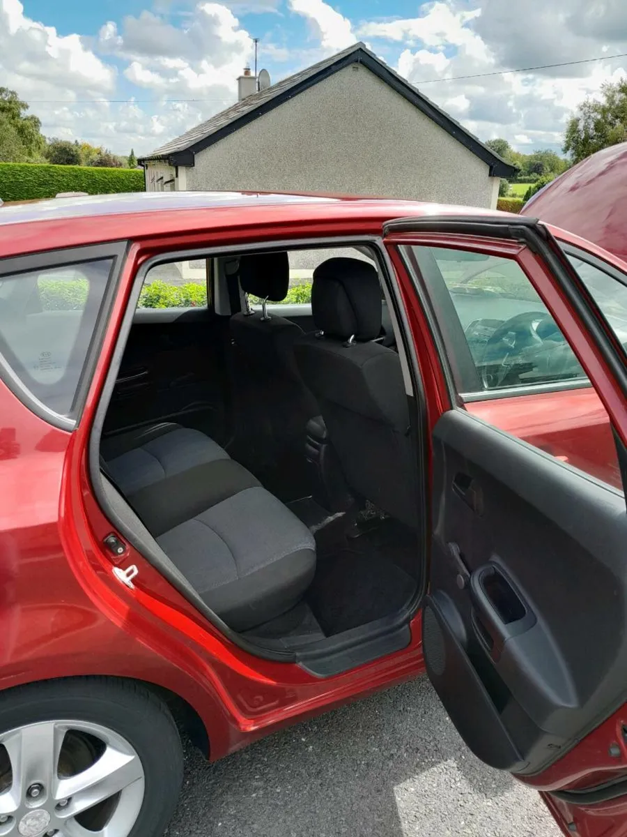Car8 - Image 4