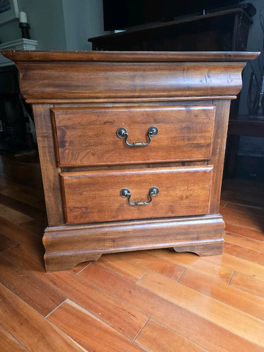 chest of drawers/locker - Image 2