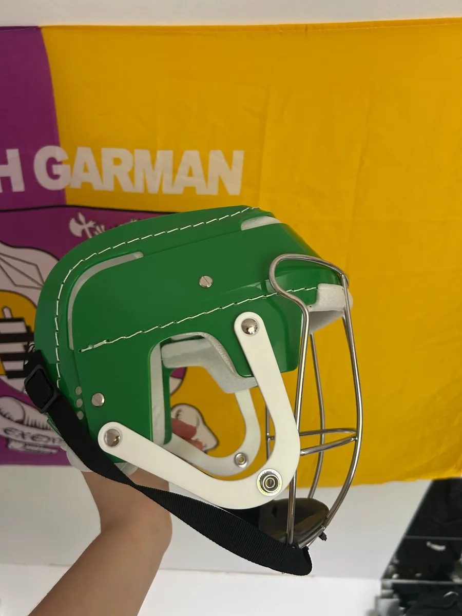 Green skateboarder + KK guard - Image 3
