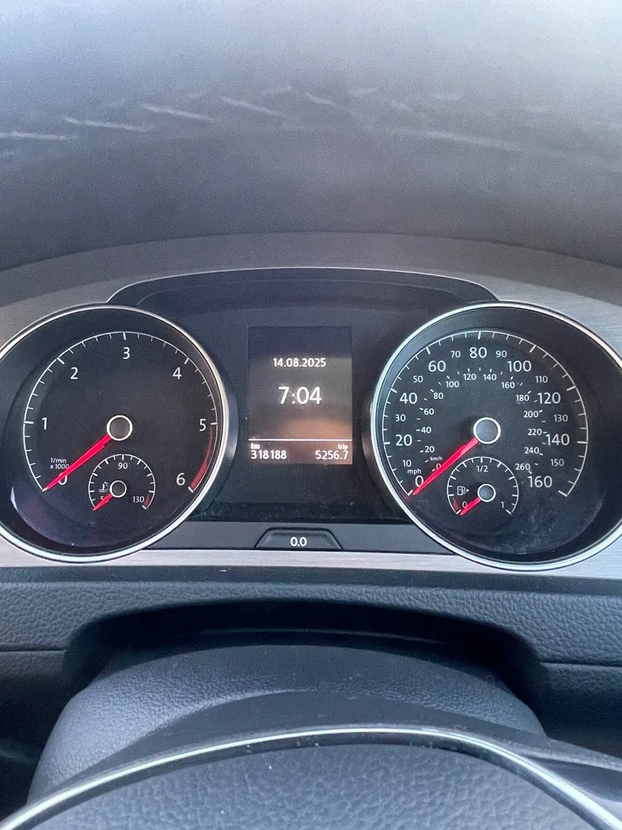Volkswagen Golf - Image 4