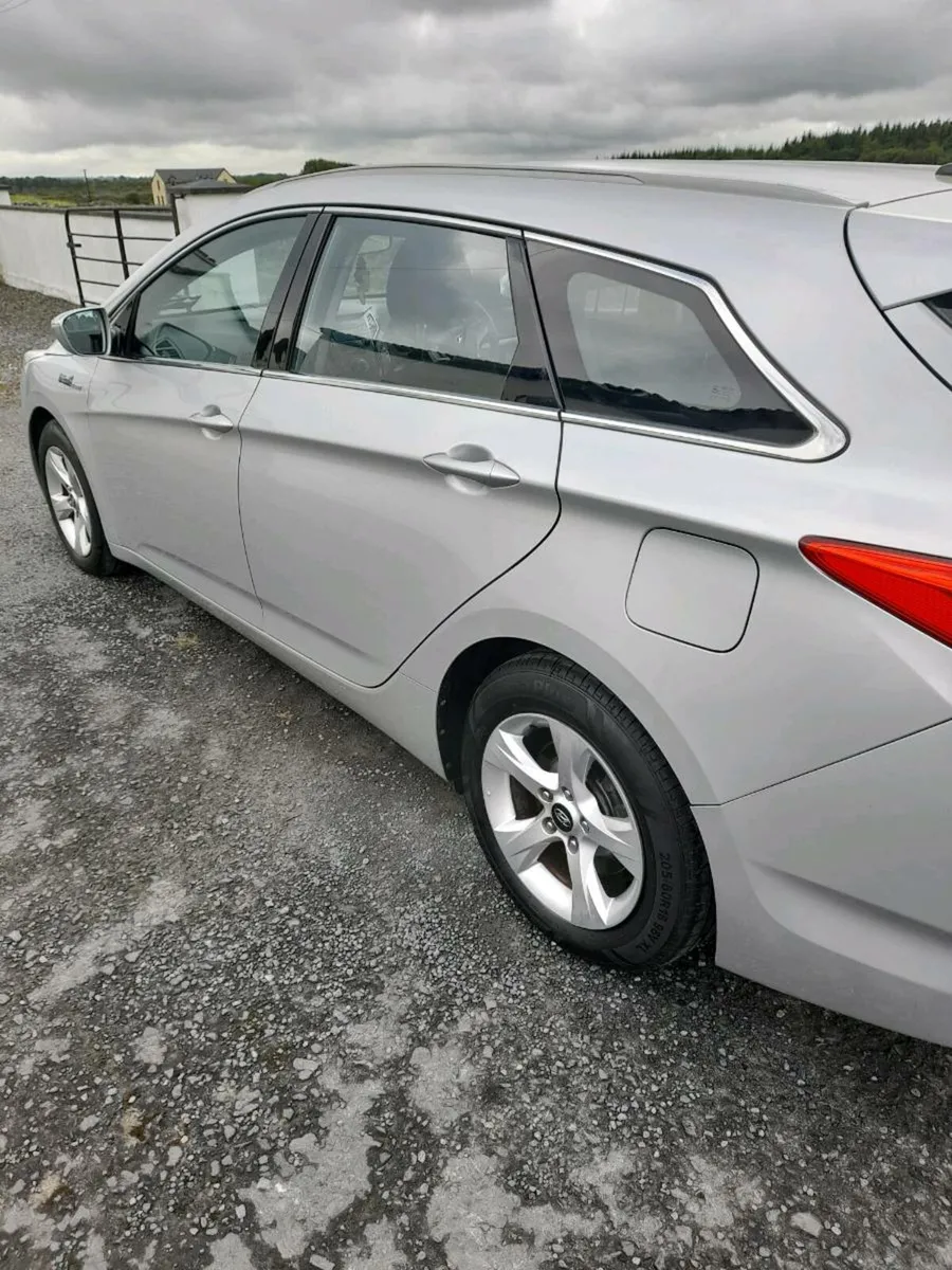 Hyundai i40 estate 1.7 diesel - Image 2