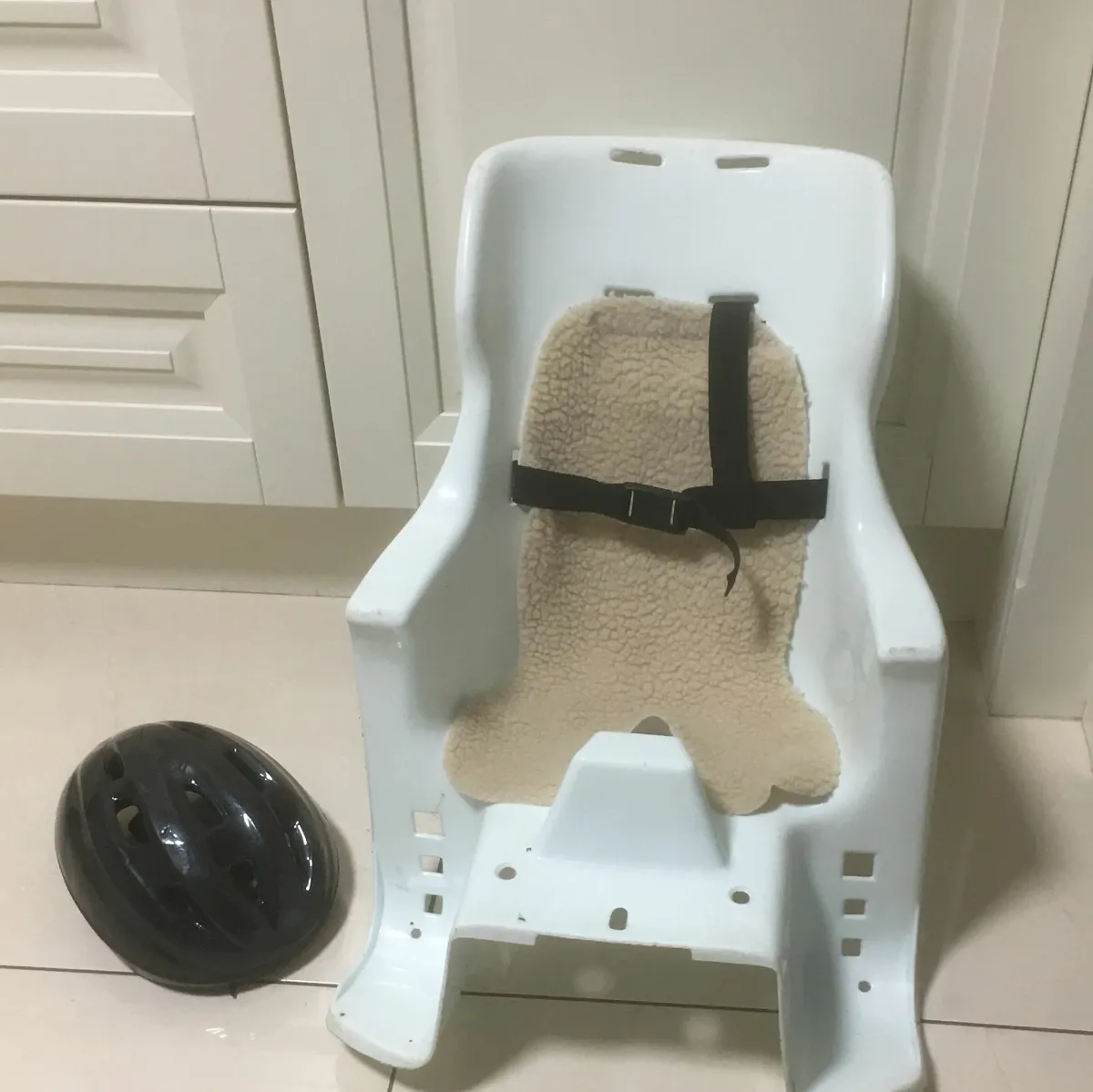 Childs Bike Seat & Helmet - Image 1
