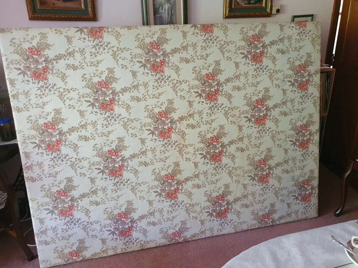 Single bed and double bed base