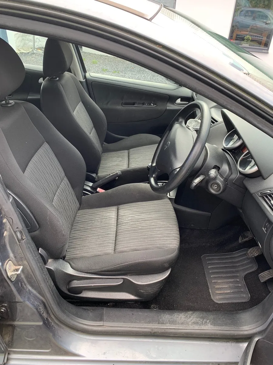 Peugeot 207 2010 - Image 3