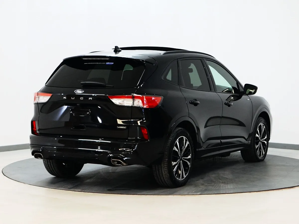 *25* 2023 Ford Kuga 2.5 phev st-line x - Image 4