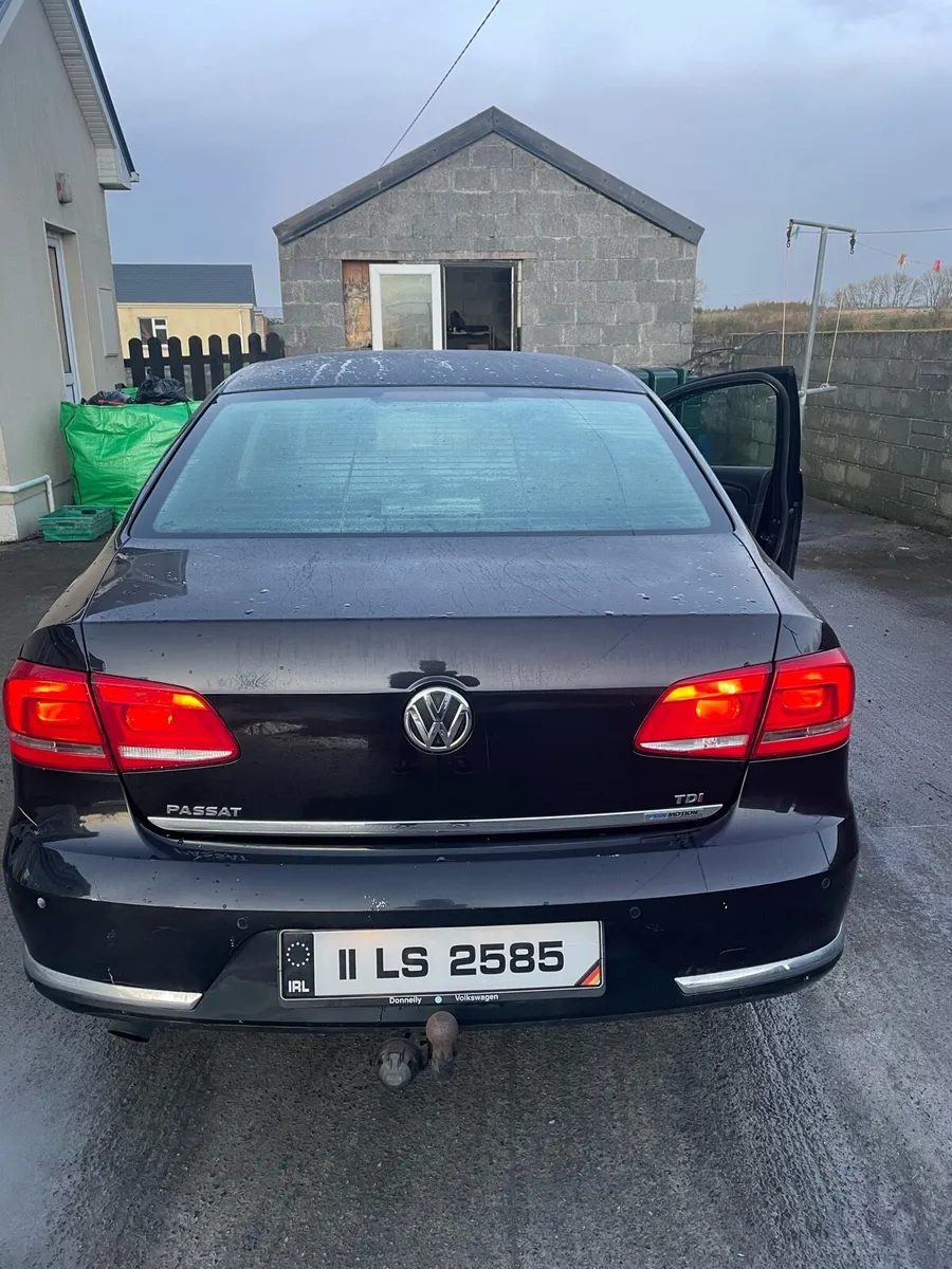 Volkswagen Passat - Image 3