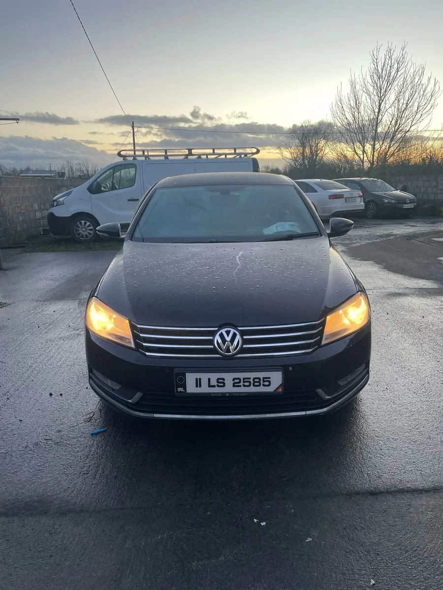 Volkswagen Passat - Image 1