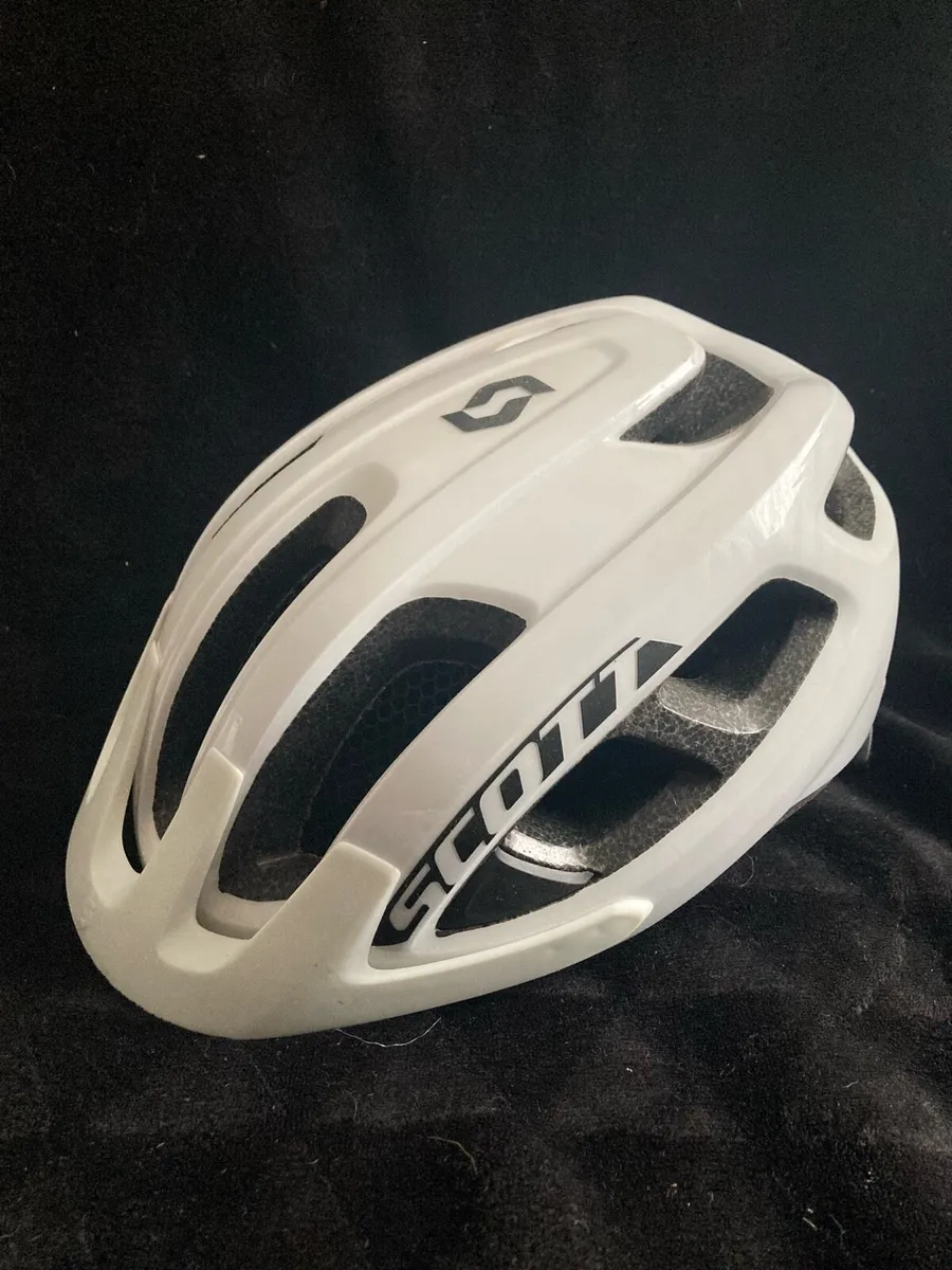 White scott supra plus bike helmet - Image 1