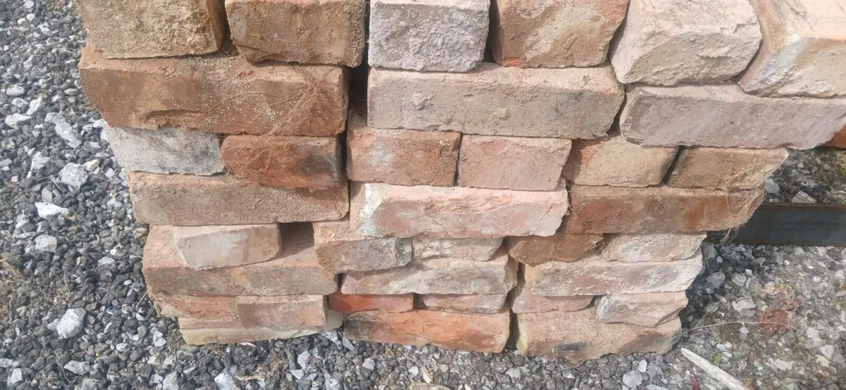 Old red bricks..(100) - Image 1