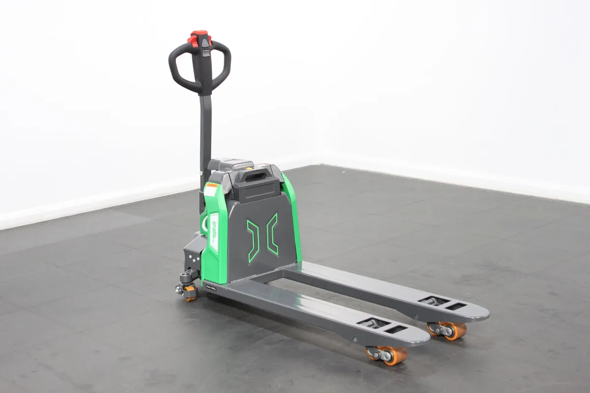 giraffe - 1.5T Lithium Powered Pallet Truck - Image 1