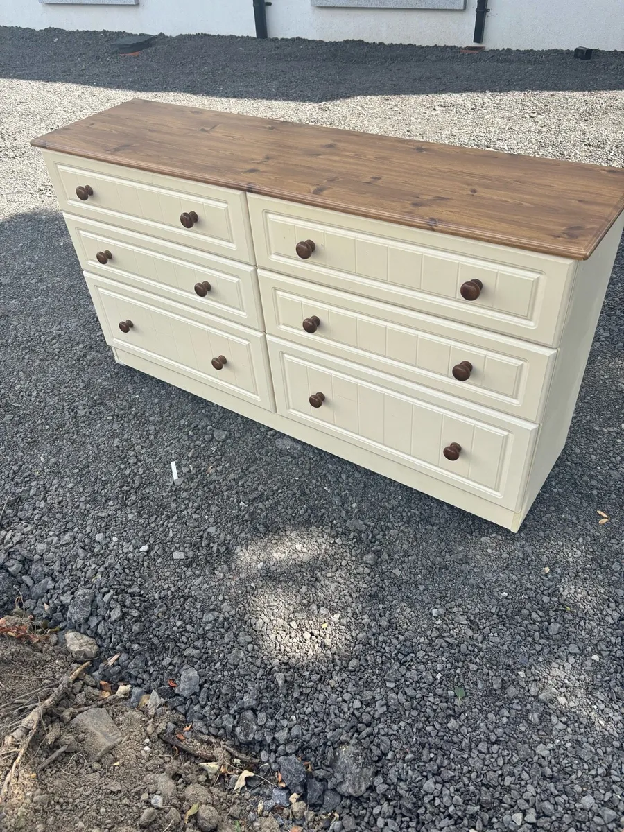 Chest of drawers - Image 1