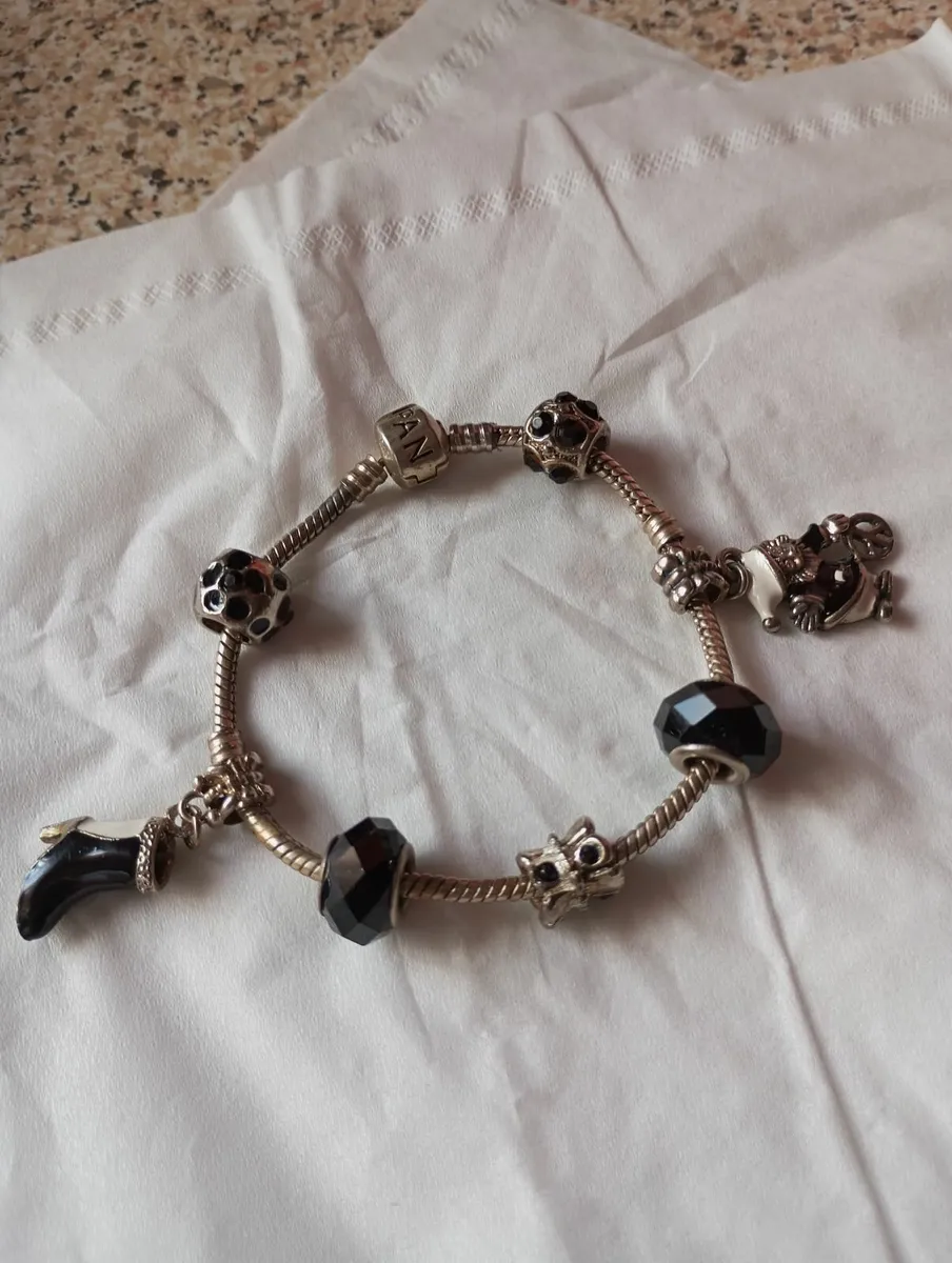Pandora bracelet with 7 charms - Image 4