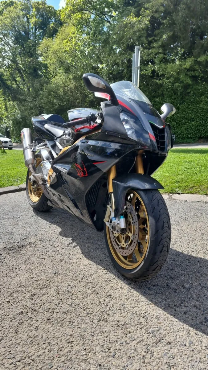Aprilia rsv1000 r factory - Image 1