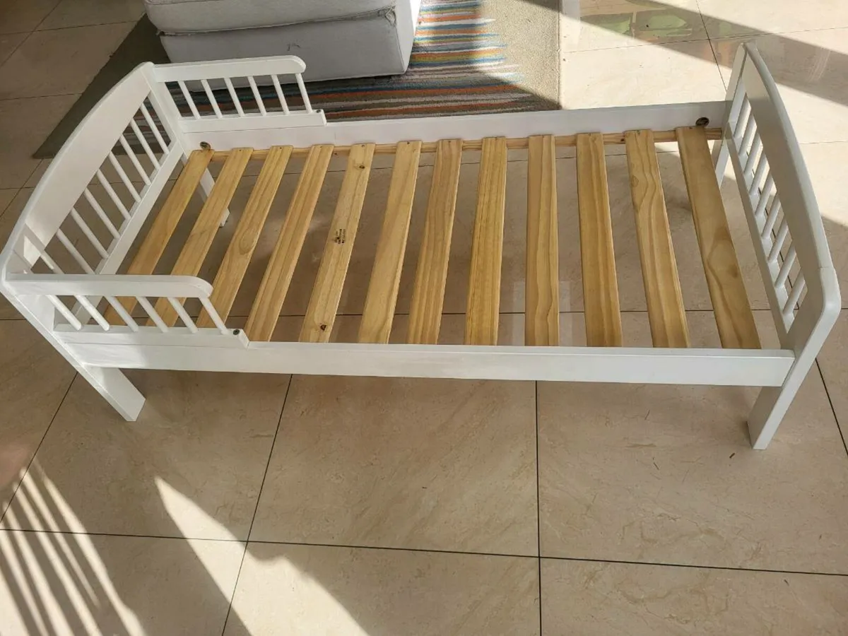 Toddler bed - Image 2
