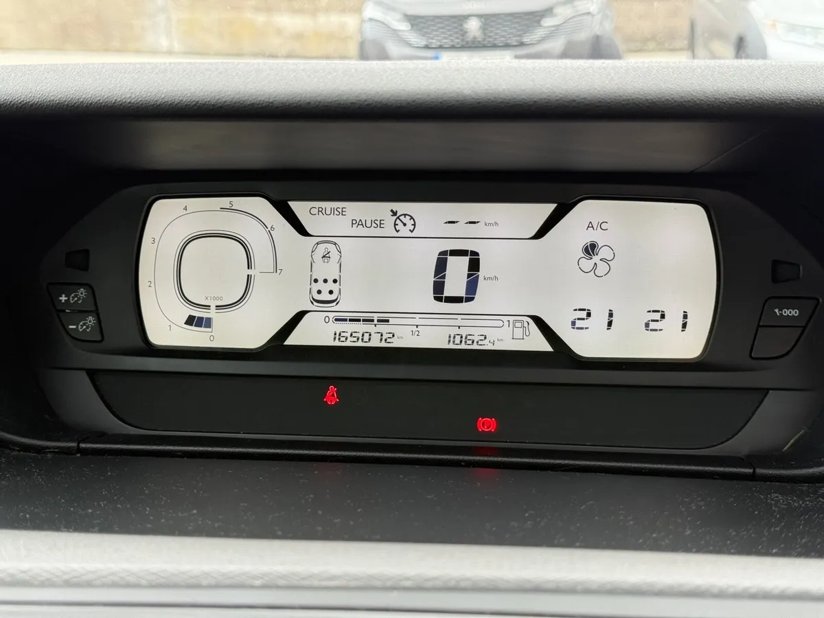 Citroen Grand C4 Picasso 1.6 E-HDI 115 BHP VTR+ - Image 2