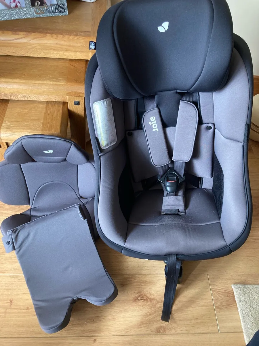Joie 360 spin car seat - Image 1