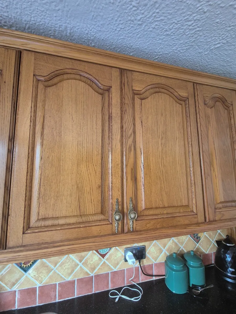 Real Soild Oak Kitchen with Bosch dishwasher - Image 4