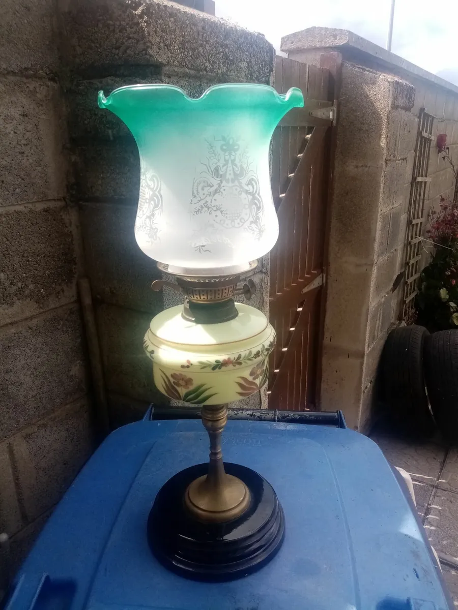 3 vintage oil lamps - Image 1