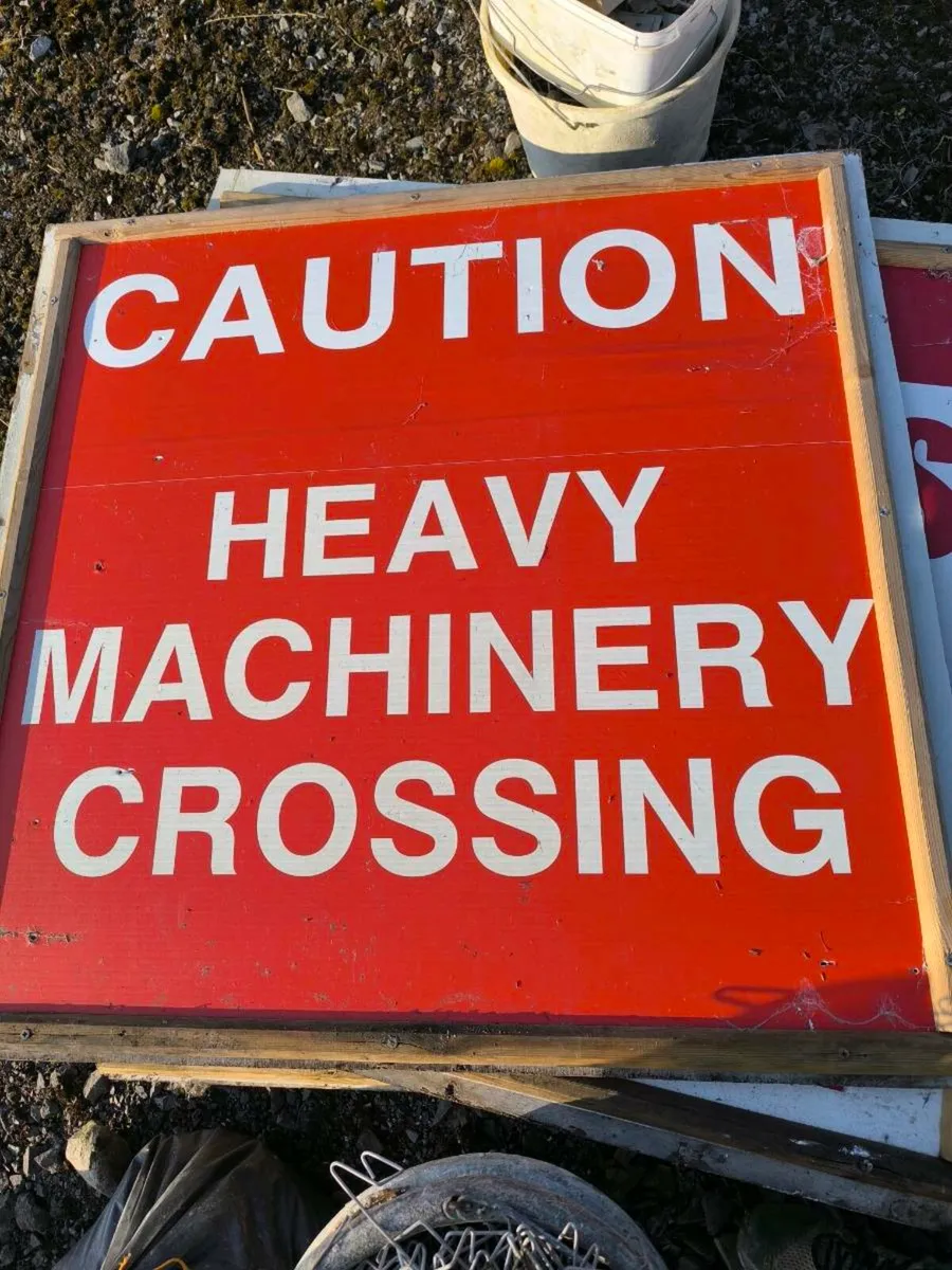 Signs - Image 4