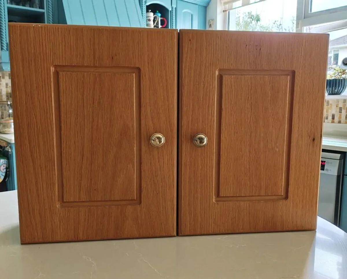 Medicine cabinet - Image 2