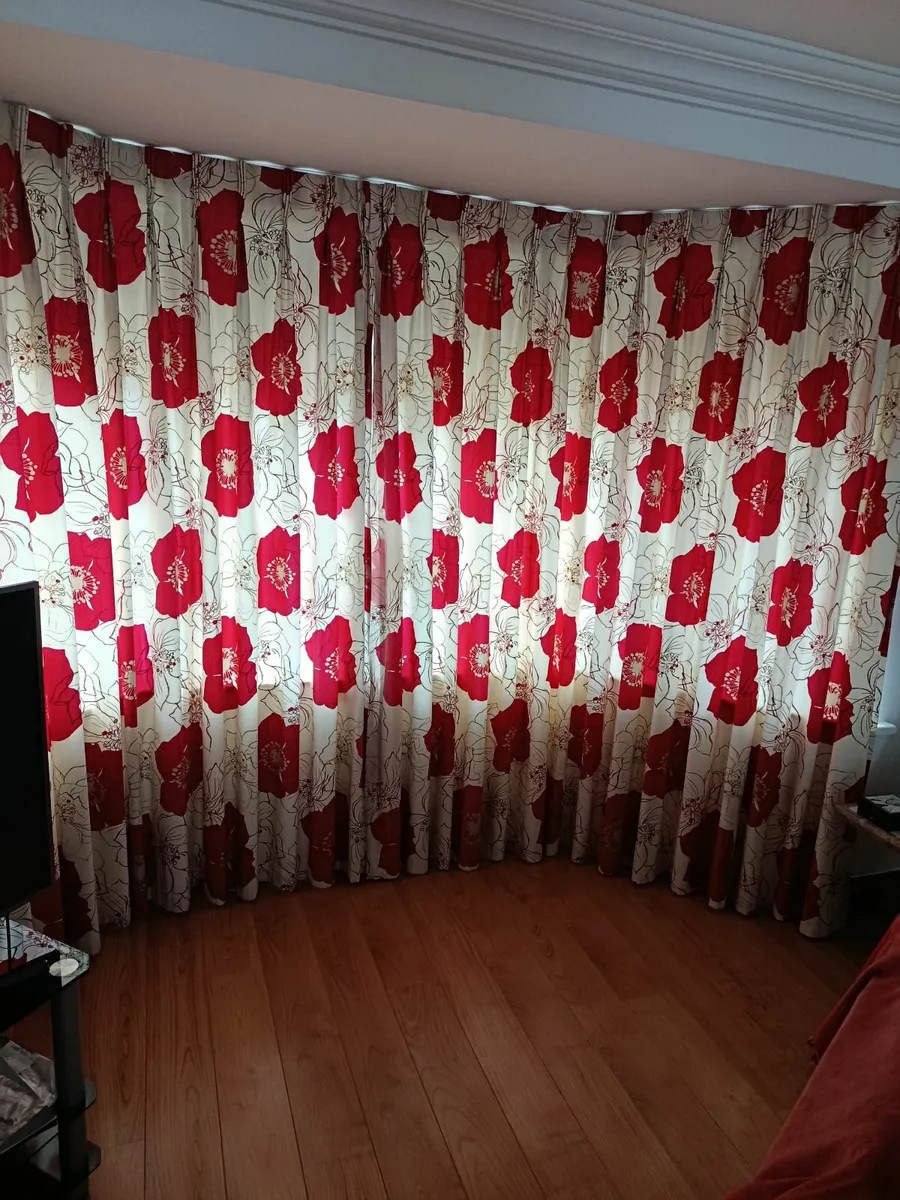 Curtains - Image 1