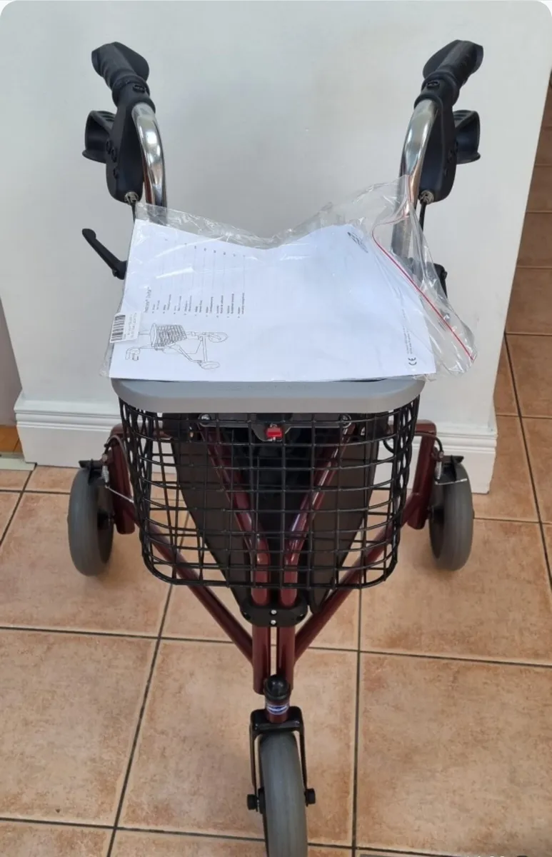 3 wheel rollator - Image 4