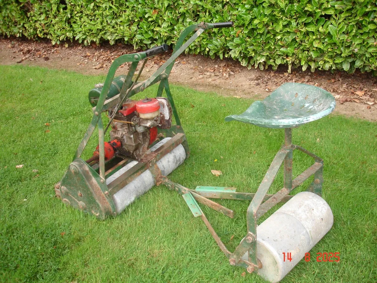 Ride Ride On Lawnmower with  Honda G42  Petrol Eng - Image 1