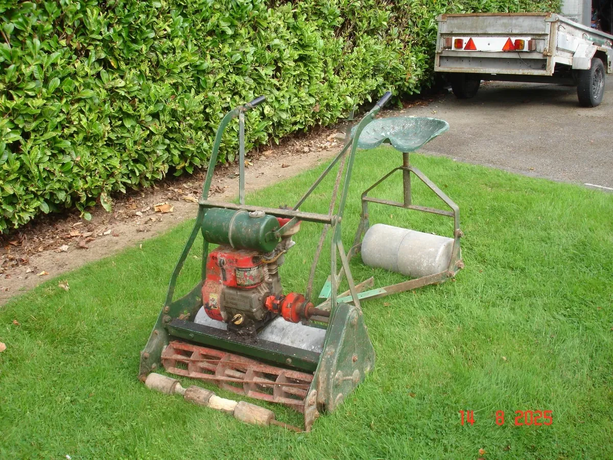 Ride Ride On Lawnmower with  Honda G42  Petrol Eng - Image 2