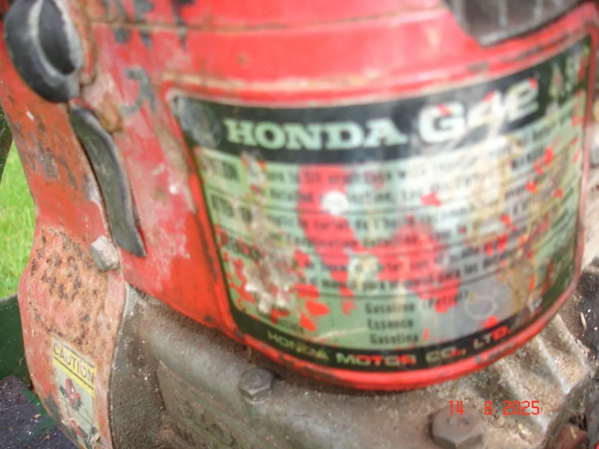 Ride Ride On Lawnmower with  Honda G42  Petrol Eng - Image 4