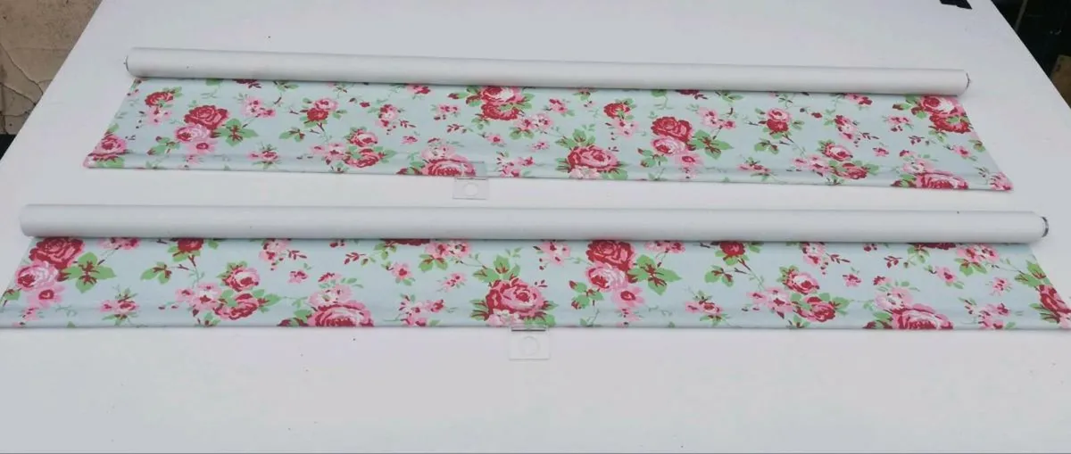 2 x Black out blinds in great condition - Image 1
