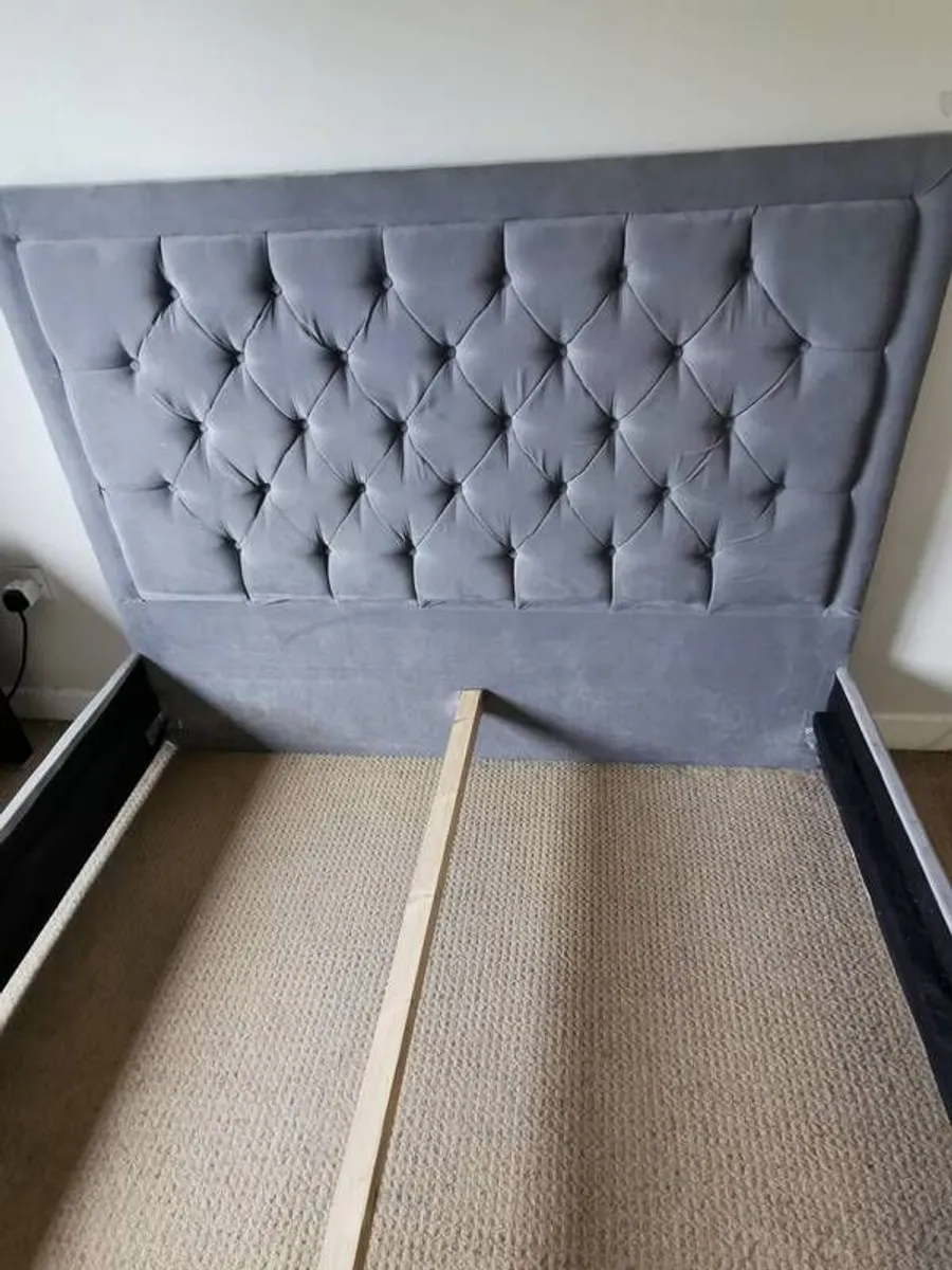 King sized bed - Image 2