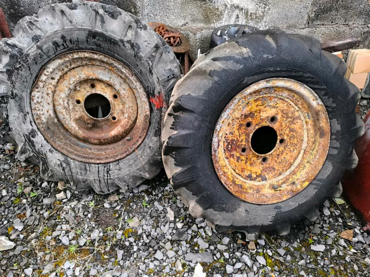 Dumper rims and tyres - Image 1