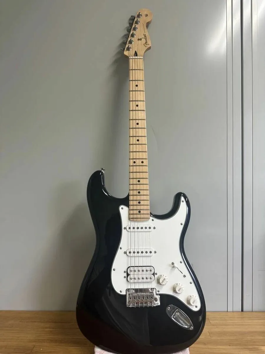 Fender Mexico Stratocaster Black - Image 1