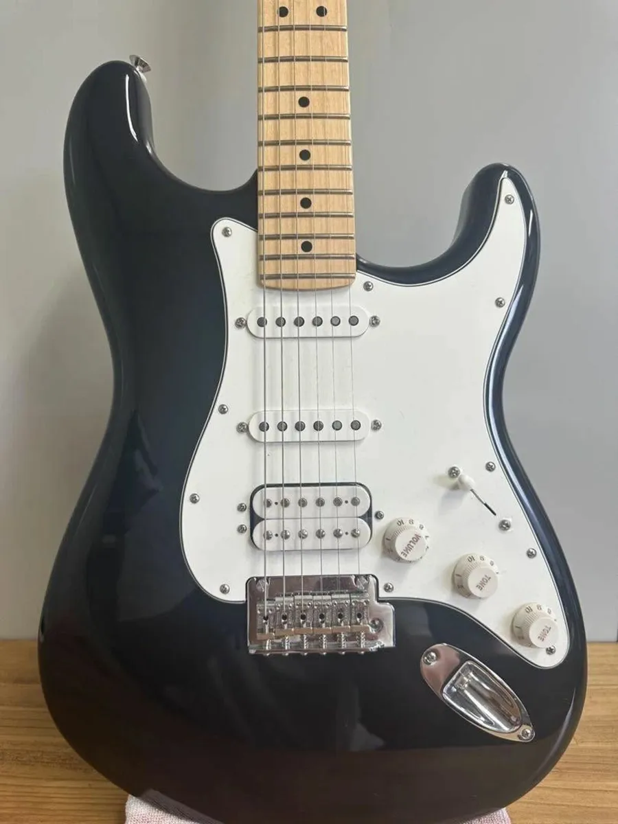 Fender Mexico Stratocaster Black - Image 2