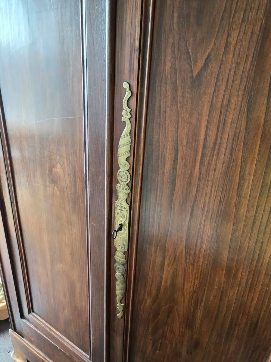 Antique furniture - Image 1